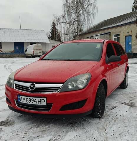 Червоний Опель Астра, об'ємом двигуна 1.36 л та пробігом 209 тис. км за 4950 $, фото 1 на Automoto.ua