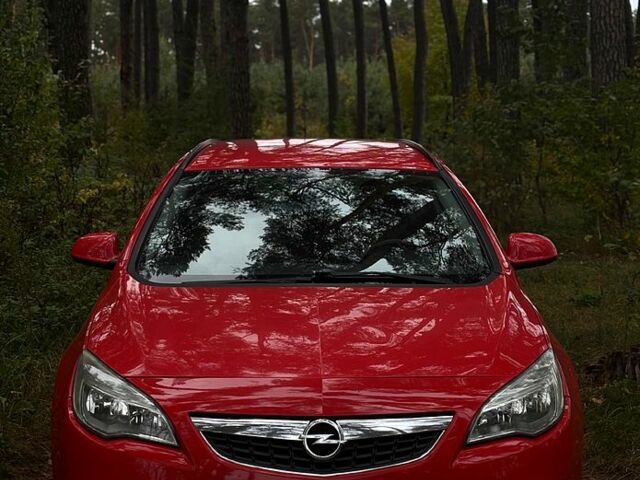 Красный Опель Астра, объемом двигателя 1.7 л и пробегом 273 тыс. км за 5800 $, фото 1 на Automoto.ua