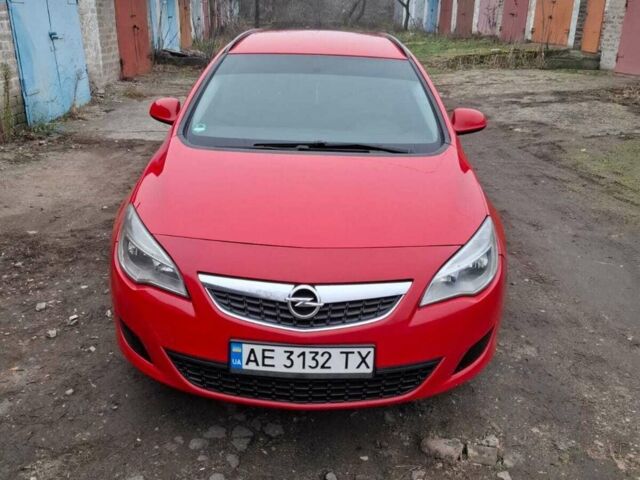 Красный Опель Астра, объемом двигателя 1.4 л и пробегом 230 тыс. км за 6500 $, фото 1 на Automoto.ua