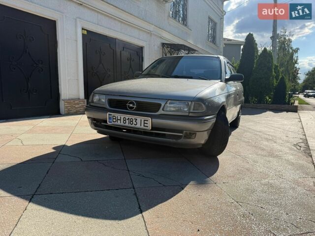 Опель Астра, объемом двигателя 1.4 л и пробегом 200 тыс. км за 1100 $, фото 1 на Automoto.ua