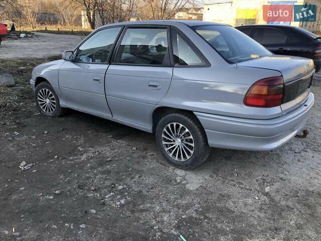 Опель Астра, объемом двигателя 0 л и пробегом 300 тыс. км за 2500 $, фото 1 на Automoto.ua