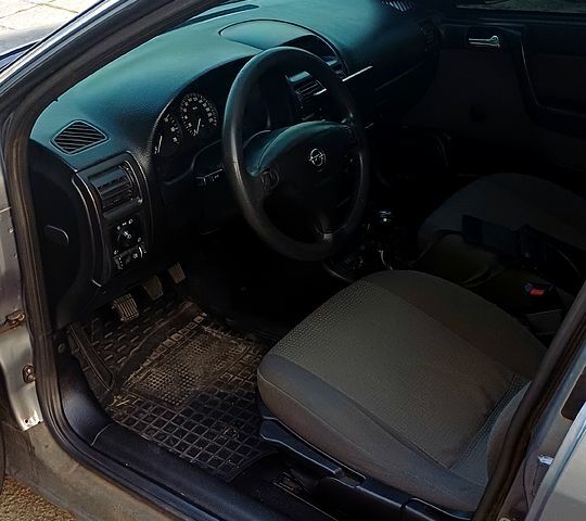 Опель Астра, объемом двигателя 1.4 л и пробегом 100 тыс. км за 3000 $, фото 1 на Automoto.ua