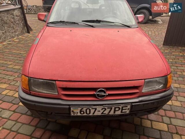 Опель Астра, об'ємом двигуна 1.6 л та пробігом 300 тис. км за 1000 $, фото 1 на Automoto.ua