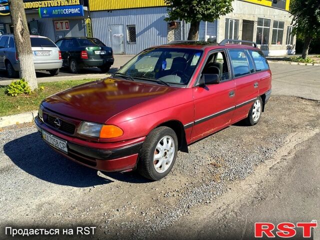 Опель Астра, объемом двигателя 1.6 л и пробегом 350 тыс. км за 1700 $, фото 1 на Automoto.ua