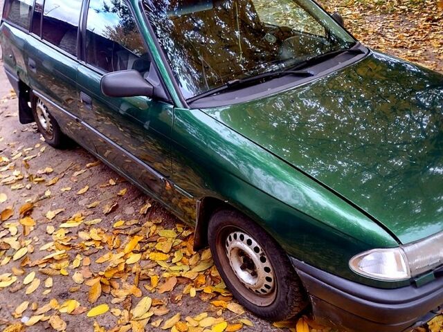 Опель Астра, объемом двигателя 1.4 л и пробегом 390 тыс. км за 1300 $, фото 1 на Automoto.ua