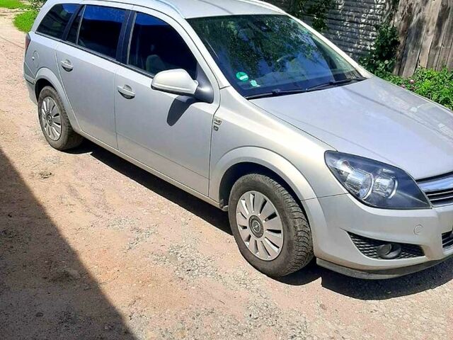 Опель Астра 2010 у Харкові на Automoto.ua Опель Астра, об'ємом двигуна 1.6 л та пробігом 205 тис. км за 5300 $, фото 1 на Automoto.ua