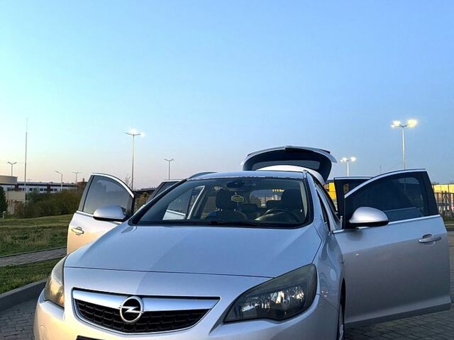 Опель Астра, объемом двигателя 1.7 л и пробегом 230 тыс. км за 7400 $, фото 1 на Automoto.ua