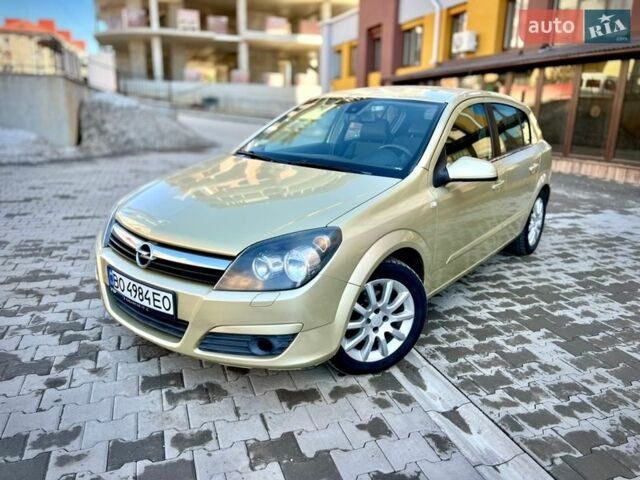 Желтый Опель Астра, объемом двигателя 1.6 л и пробегом 299 тыс. км за 3750 $, фото 1 на Automoto.ua