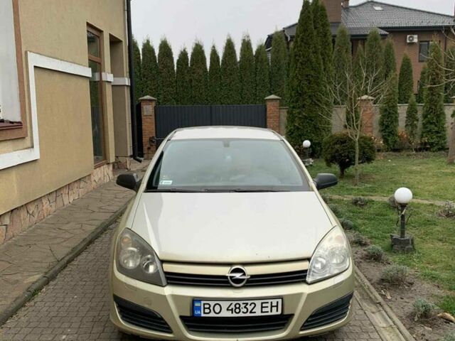 Жовтий Опель Астра, об'ємом двигуна 1.7 л та пробігом 200 тис. км за 3800 $, фото 1 на Automoto.ua