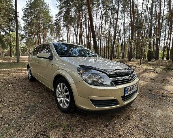 Желтый Опель Астра, объемом двигателя 1.6 л и пробегом 348 тыс. км за 4100 $, фото 1 на Automoto.ua