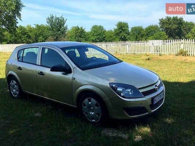 Желтый Опель Астра, объемом двигателя 1.6 л и пробегом 326 тыс. км за 3700 $, фото 1 на Automoto.ua