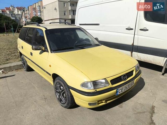Желтый Опель Астра, объемом двигателя 1.8 л и пробегом 300 тыс. км за 1100 $, фото 1 на Automoto.ua