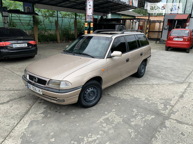 Жовтий Опель Астра, об'ємом двигуна 1.6 л та пробігом 250 тис. км за 2650 $, фото 1 на Automoto.ua