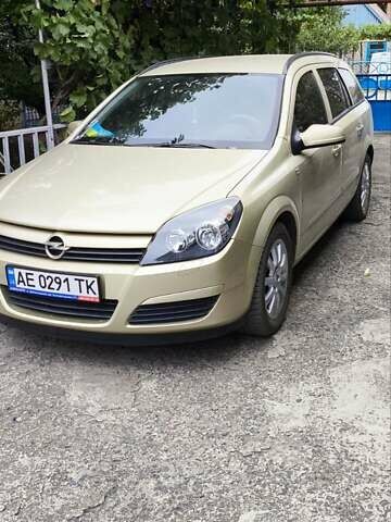 Желтый Опель Астра, объемом двигателя 1.6 л и пробегом 227 тыс. км за 5500 $, фото 1 на Automoto.ua