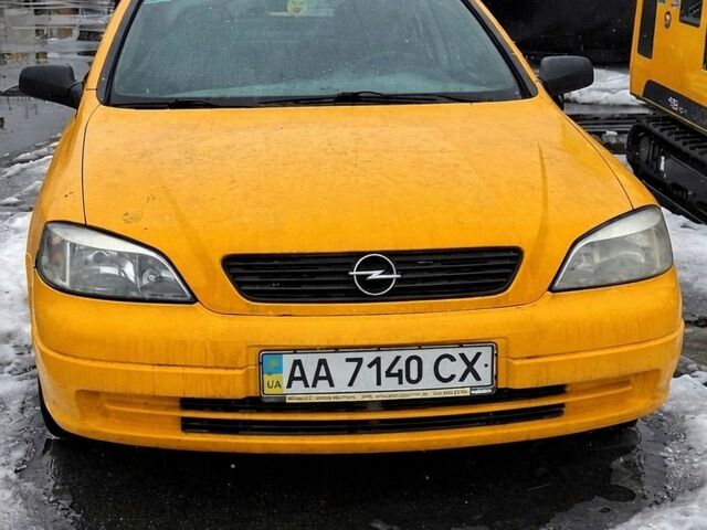 Желтый Опель Астра, объемом двигателя 1.36 л и пробегом 289 тыс. км за 2000 $, фото 1 на Automoto.ua