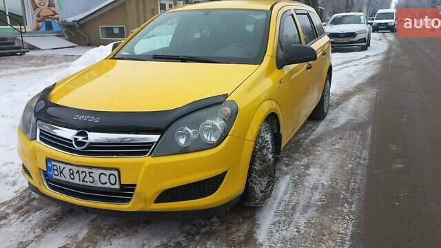 Жовтий Опель Астра, об'ємом двигуна 1.69 л та пробігом 322 тис. км за 5500 $, фото 1 на Automoto.ua