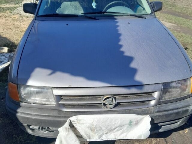 Серый Опель Астра, объемом двигателя 0 л и пробегом 1 тыс. км за 1200 $, фото 1 на Automoto.ua