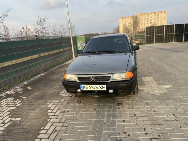 Серый Опель Астра, объемом двигателя 1.4 л и пробегом 379 тыс. км за 1843 $, фото 1 на Automoto.ua