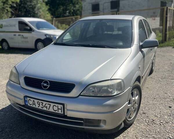 Сірий Опель Астра, об'ємом двигуна 1.69 л та пробігом 300 тис. км за 2600 $, фото 1 на Automoto.ua