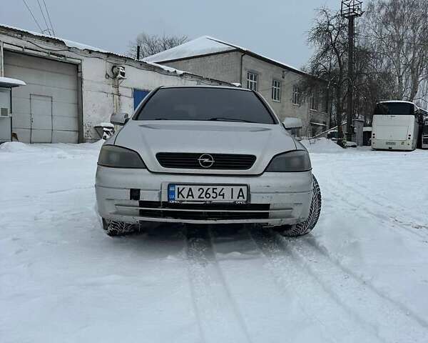 Серый Опель Астра, объемом двигателя 2 л и пробегом 470 тыс. км за 3000 $, фото 1 на Automoto.ua