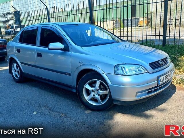 Сірий Опель Астра, об'ємом двигуна 1.6 л та пробігом 0 тис. км за 3000 $, фото 1 на Automoto.ua