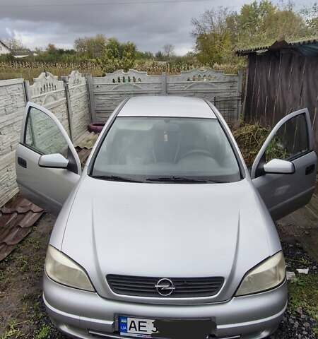 Серый Опель Астра, объемом двигателя 1.69 л и пробегом 327 тыс. км за 2500 $, фото 1 на Automoto.ua
