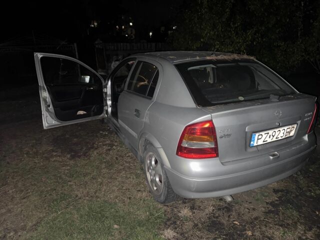 Сірий Опель Астра, об'ємом двигуна 2 л та пробігом 288 тис. км за 900 $, фото 1 на Automoto.ua
