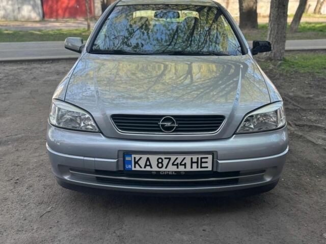 Серый Опель Астра, объемом двигателя 1.6 л и пробегом 187 тыс. км за 2700 $, фото 1 на Automoto.ua
