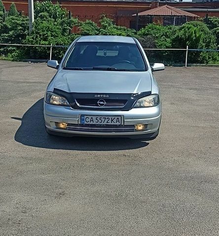 Сірий Опель Астра, об'ємом двигуна 2.2 л та пробігом 290 тис. км за 3000 $, фото 1 на Automoto.ua