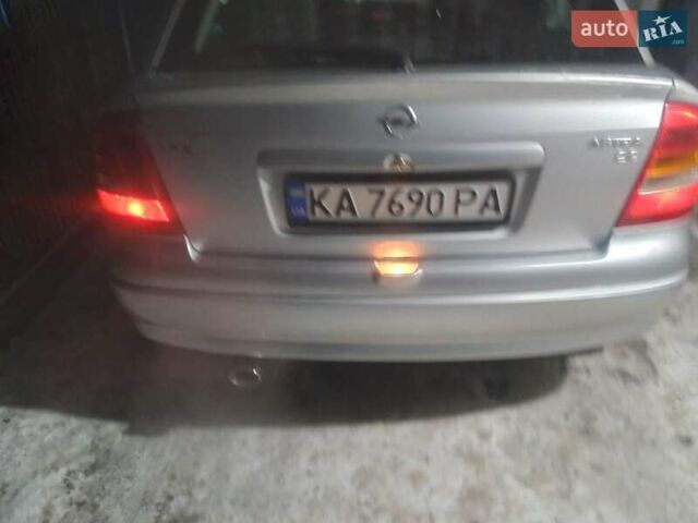 Сірий Опель Астра, об'ємом двигуна 2.2 л та пробігом 268 тис. км за 3000 $, фото 1 на Automoto.ua