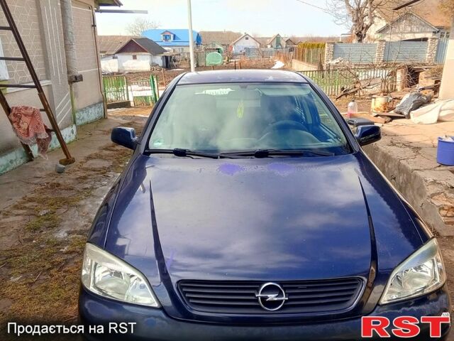 Серый Опель Астра, объемом двигателя 1.6 л и пробегом 194 тыс. км за 3400 $, фото 1 на Automoto.ua