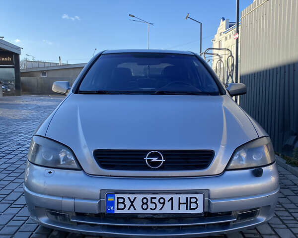 Серый Опель Астра, объемом двигателя 1.69 л и пробегом 375 тыс. км за 3600 $, фото 1 на Automoto.ua