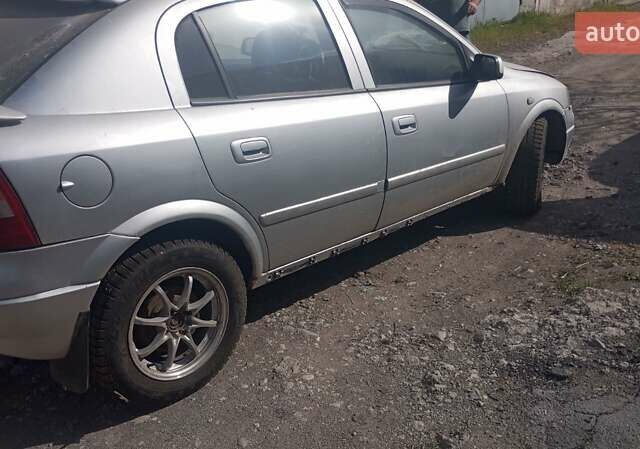 Серый Опель Астра, объемом двигателя 1.6 л и пробегом 415 тыс. км за 3200 $, фото 1 на Automoto.ua