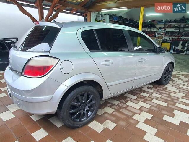 Серый Опель Астра, объемом двигателя 1.69 л и пробегом 283 тыс. км за 3999 $, фото 1 на Automoto.ua