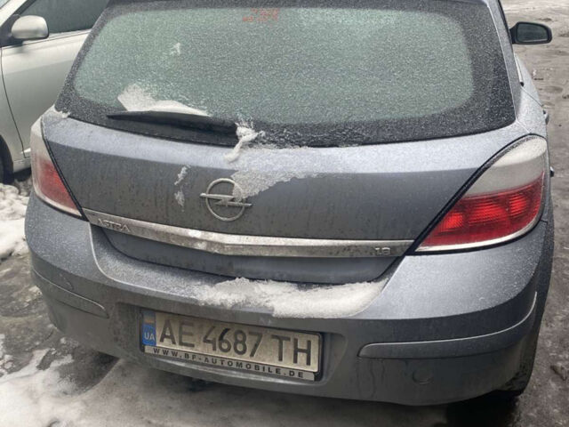 Серый Опель Астра, объемом двигателя 1.8 л и пробегом 168 тыс. км за 2500 $, фото 1 на Automoto.ua