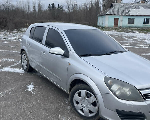 Серый Опель Астра, объемом двигателя 1.6 л и пробегом 315 тыс. км за 3800 $, фото 1 на Automoto.ua