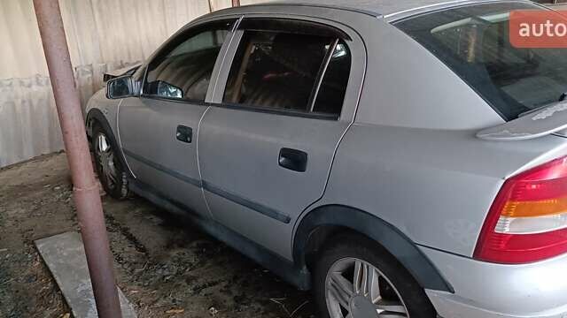 Сірий Опель Астра, об'ємом двигуна 1.6 л та пробігом 400 тис. км за 1000 $, фото 1 на Automoto.ua