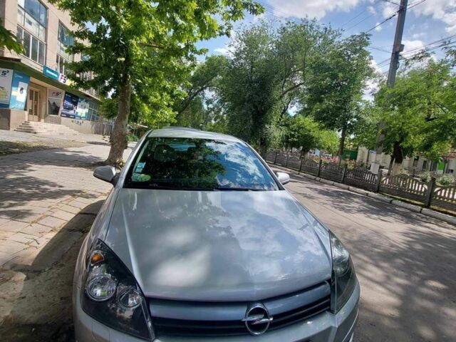 Серый Опель Астра, объемом двигателя 1.6 л и пробегом 210 тыс. км за 5000 $, фото 1 на Automoto.ua