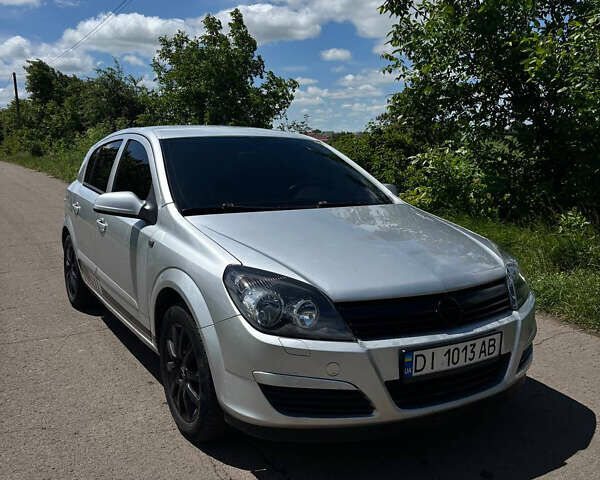 Серый Опель Астра, объемом двигателя 1.6 л и пробегом 299 тыс. км за 4100 $, фото 1 на Automoto.ua