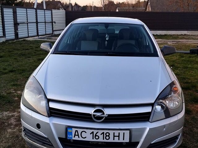 Серый Опель Астра, объемом двигателя 1.7 л и пробегом 300 тыс. км за 3700 $, фото 1 на Automoto.ua
