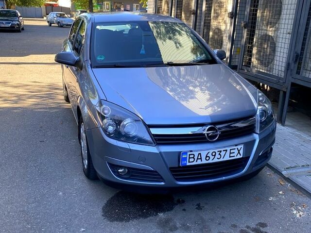 Серый Опель Астра, объемом двигателя 1.6 л и пробегом 255 тыс. км за 4700 $, фото 1 на Automoto.ua