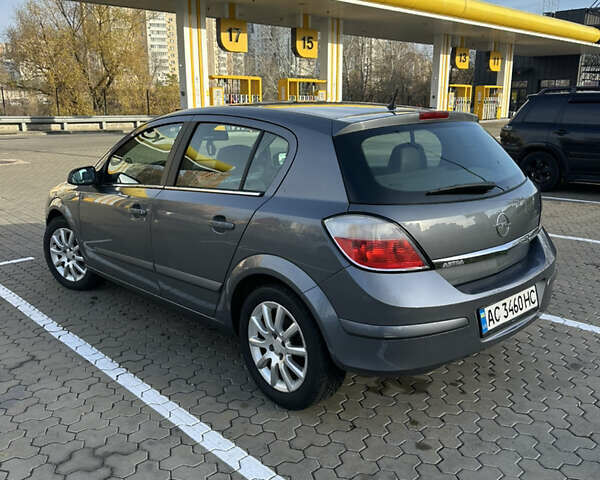 Серый Опель Астра, объемом двигателя 1.6 л и пробегом 238 тыс. км за 4200 $, фото 1 на Automoto.ua