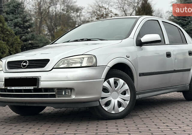 Сірий Опель Астра, об'ємом двигуна 1.6 л та пробігом 295 тис. км за 3999 $, фото 1 на Automoto.ua