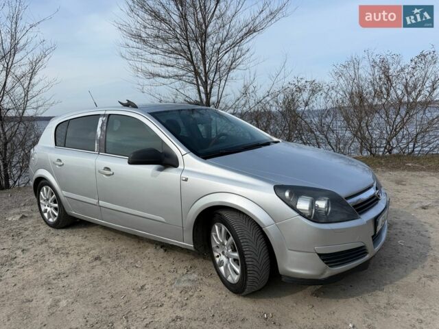 Серый Опель Астра, объемом двигателя 1.6 л и пробегом 263 тыс. км за 4600 $, фото 1 на Automoto.ua