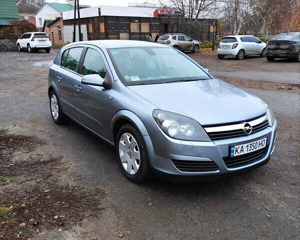 Серый Опель Астра, объемом двигателя 1.9 л и пробегом 353 тыс. км за 5850 $, фото 1 на Automoto.ua