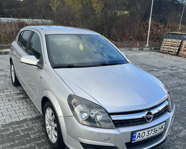 Серый Опель Астра, объемом двигателя 1.9 л и пробегом 262 тыс. км за 4200 $, фото 1 на Automoto.ua