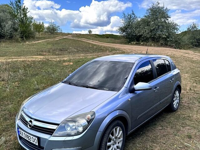 Серый Опель Астра, объемом двигателя 1.6 л и пробегом 0 тыс. км за 4500 $, фото 1 на Automoto.ua