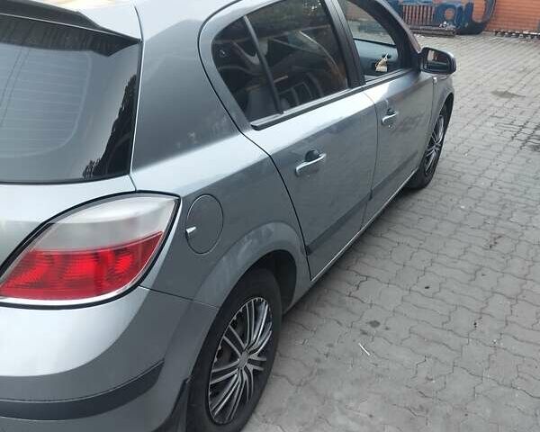 Сірий Опель Астра, об'ємом двигуна 1.82 л та пробігом 248 тис. км за 4300 $, фото 1 на Automoto.ua