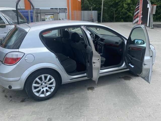 Сірий Опель Астра, об'ємом двигуна 1.6 л та пробігом 173 тис. км за 4700 $, фото 1 на Automoto.ua