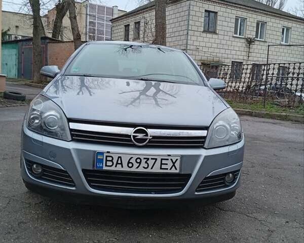 Серый Опель Астра, объемом двигателя 1.6 л и пробегом 257 тыс. км за 4650 $, фото 1 на Automoto.ua